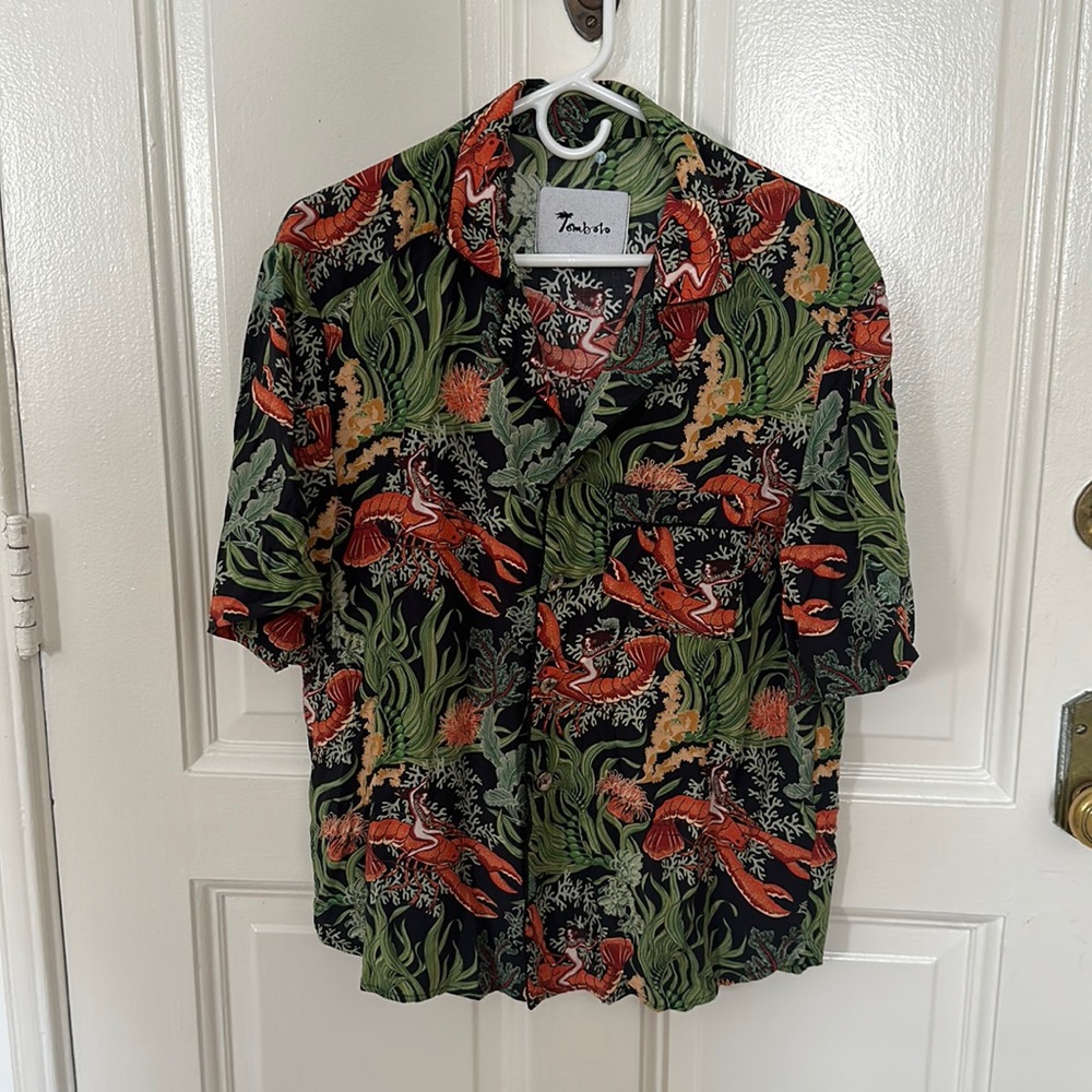 Tombolo Mens Button Down Short Sleeved with Lobsters and Ocean Plants pattern